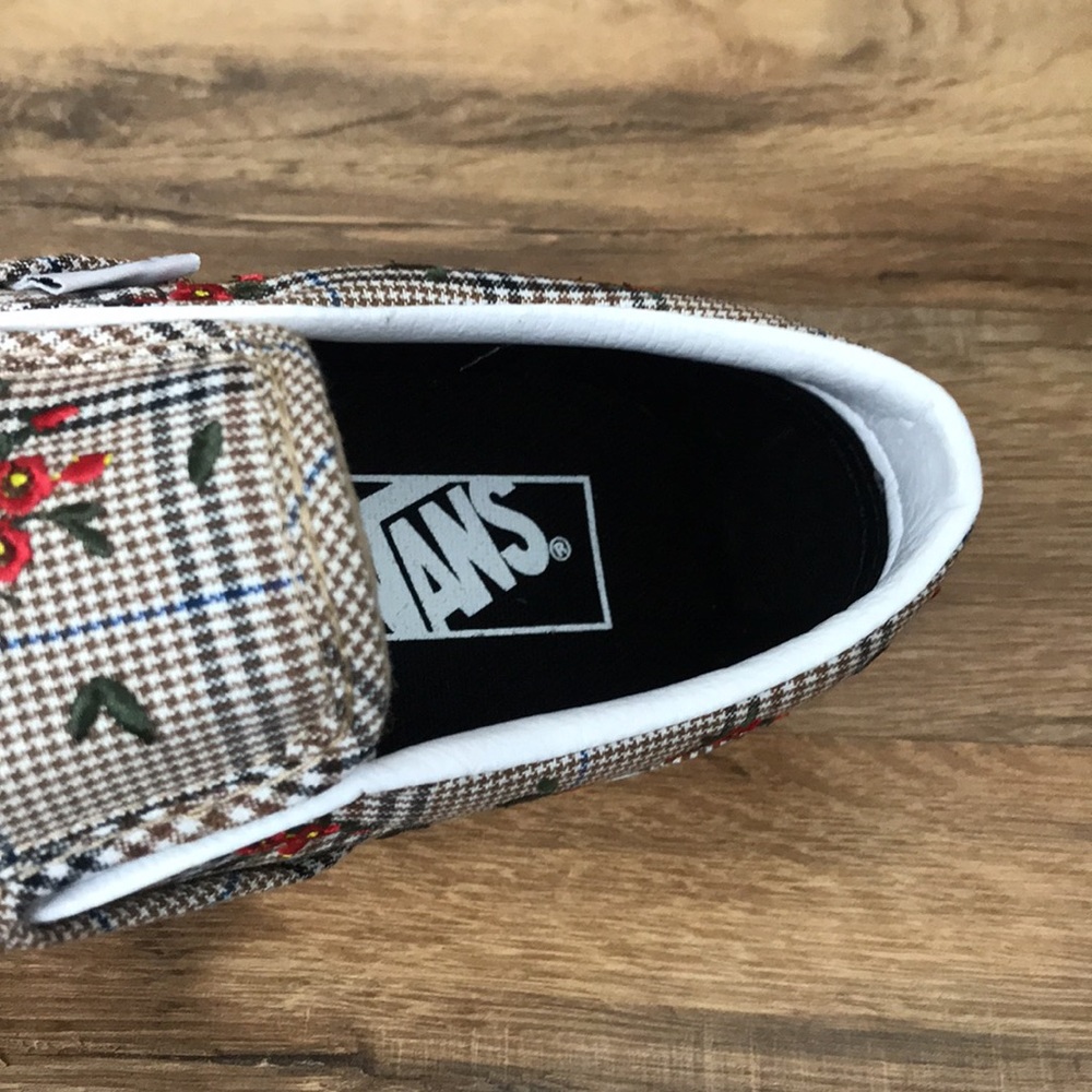 VANS CLASSIC SLIP ON BRAND NEW - Picture 6 of 16